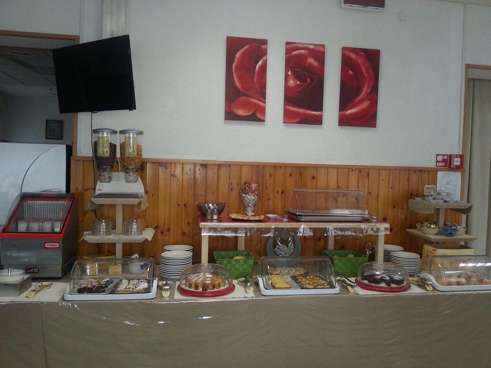 Hotel Villa Arlotti Римини Екстериор снимка