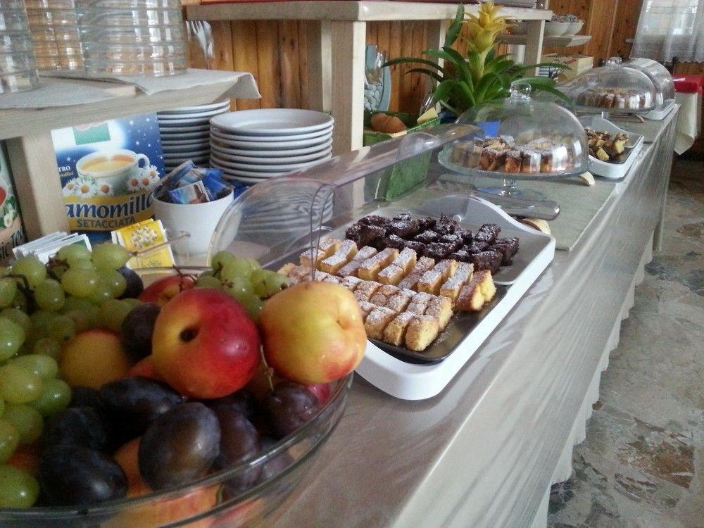 Hotel Villa Arlotti Римини Екстериор снимка