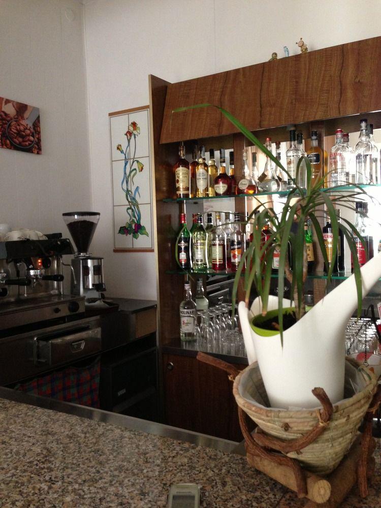 Hotel Villa Arlotti Римини Екстериор снимка
