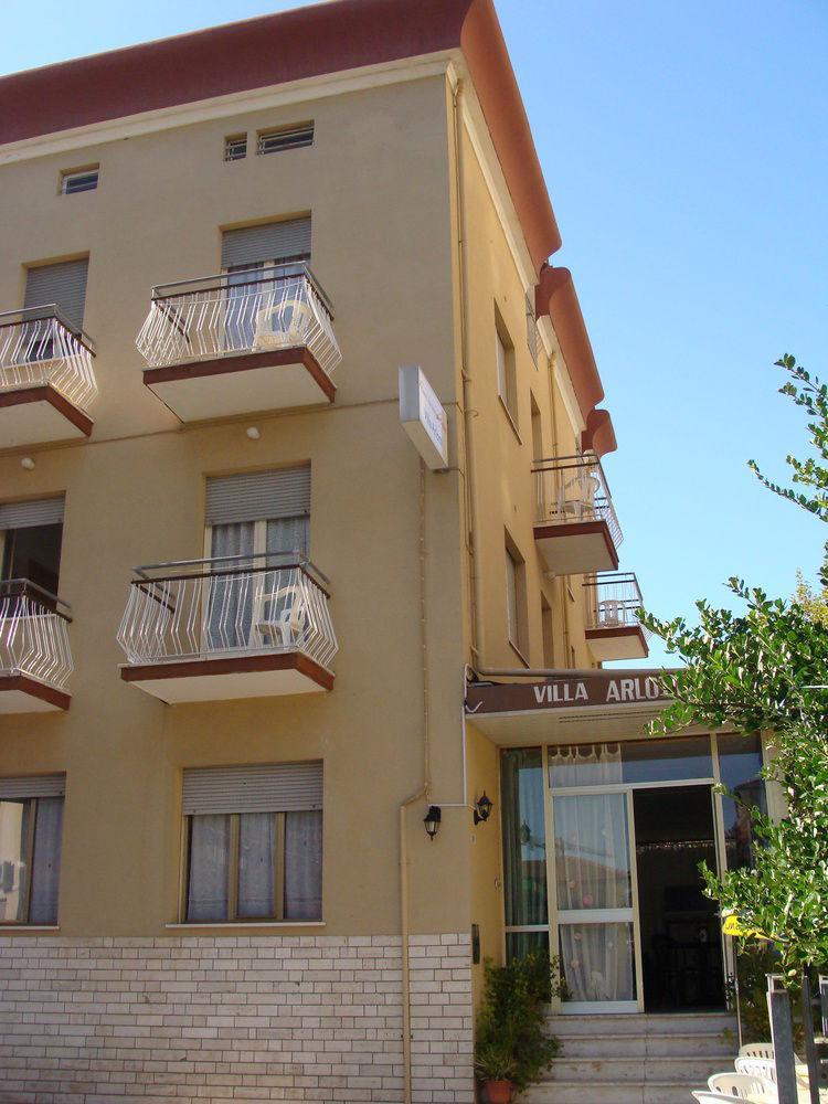 Hotel Villa Arlotti Римини Екстериор снимка